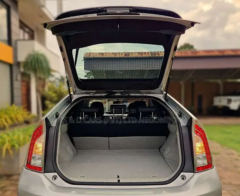 Toyota Prius 3rd Generation 2014 Car (Used)