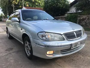 Nissan N16 2000 Car (Used)