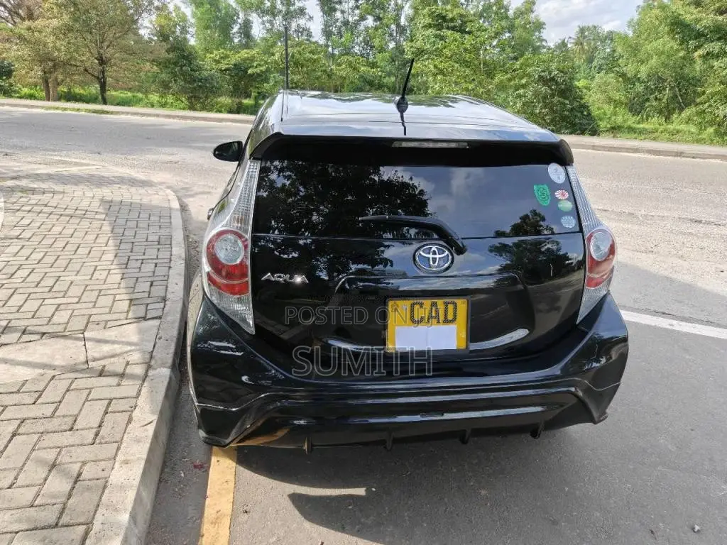 Toyota Aqua S Limited 2014 Car (Used)