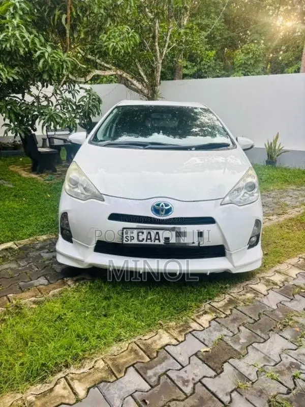 Toyota Aqua 2012 Car (Used)