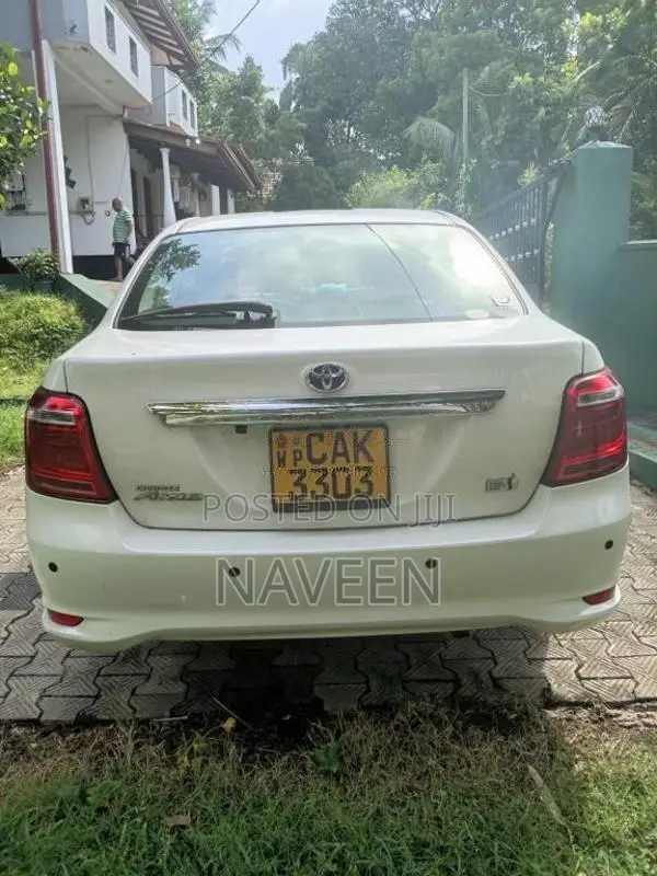 Toyota Axio 2015 Car (Used)