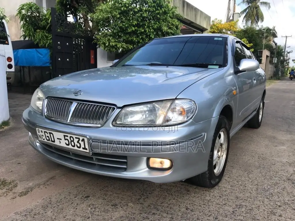 Nissan N16 2000 Car (Used)