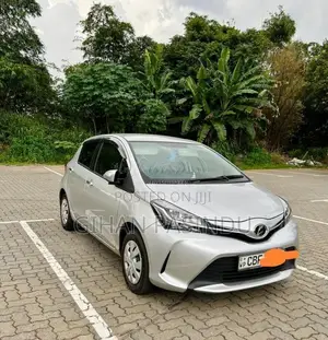 Toyota Vitz 2016 Car (Used)