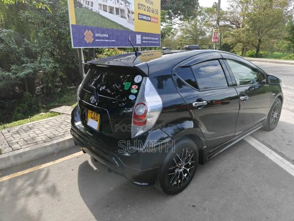 Toyota Aqua S Limited 2014 Car (Used)