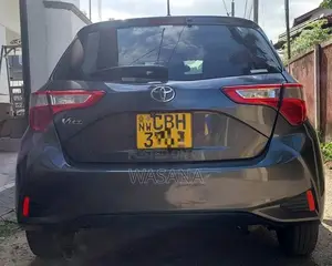 Toyota Vitz 2017 Car (Used)