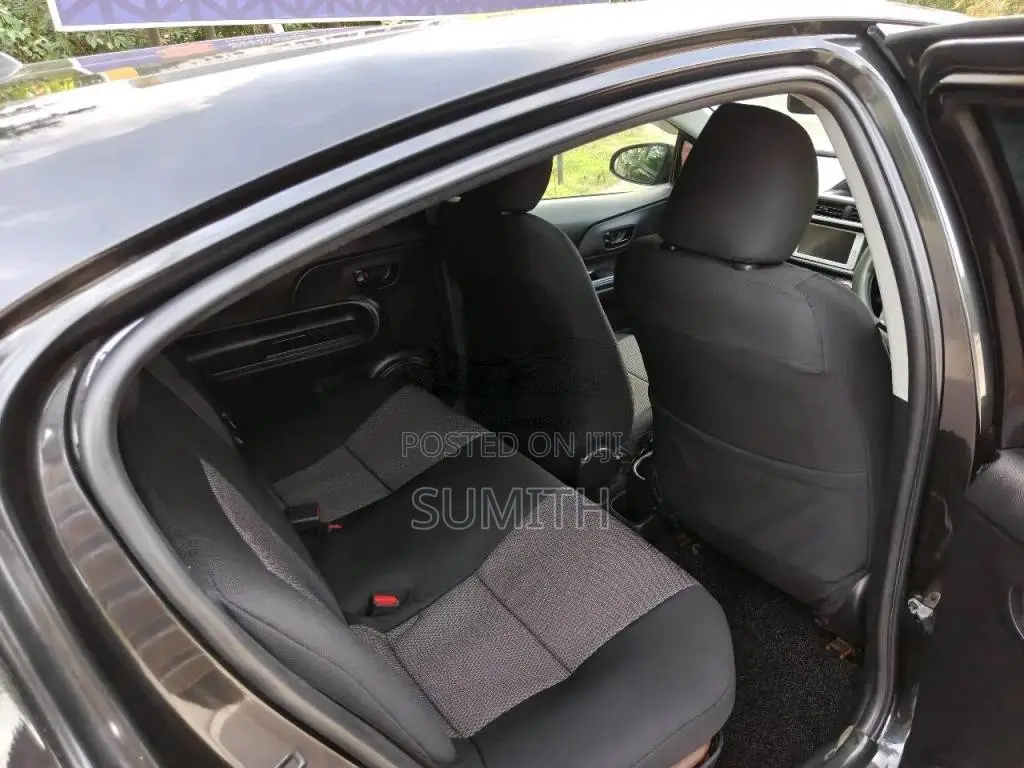 Toyota Aqua S Limited 2014 Car (Used)