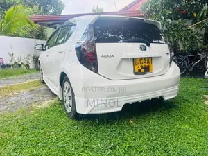 Toyota Aqua 2012 Car (Used)