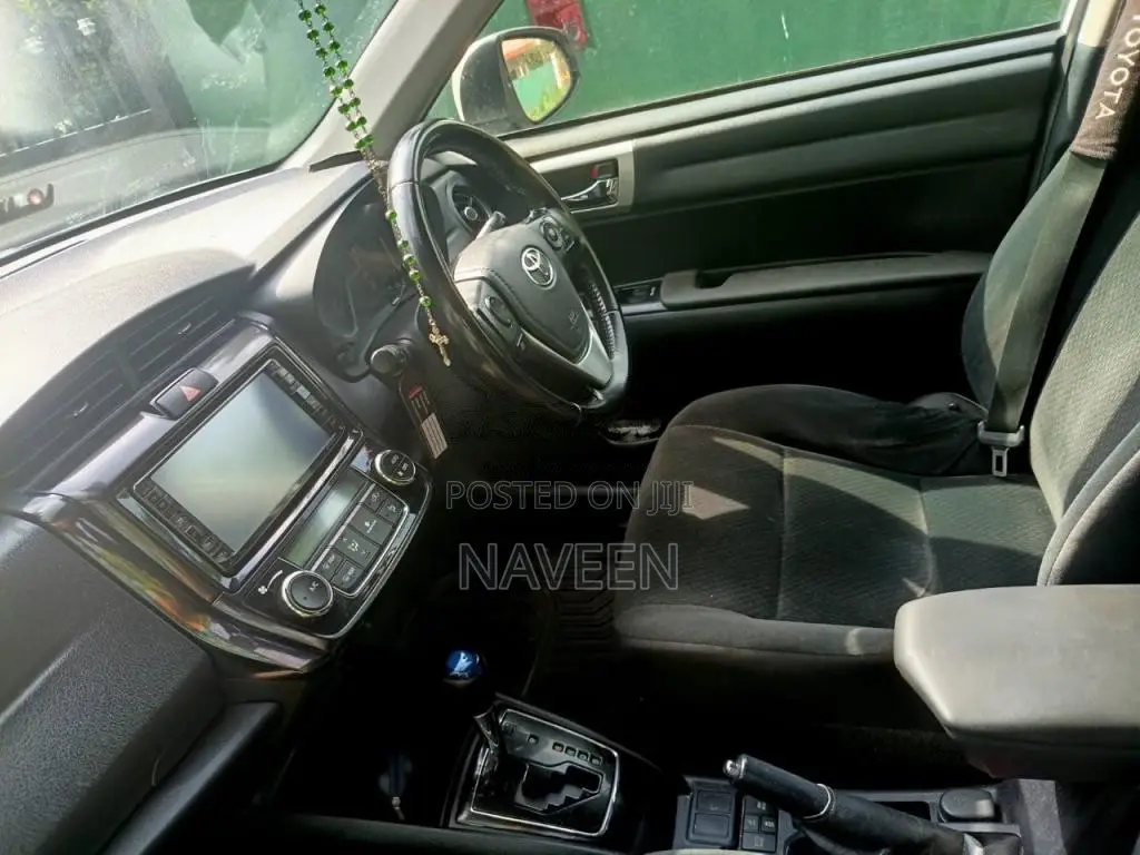 Toyota Axio 2015 Car (Used)