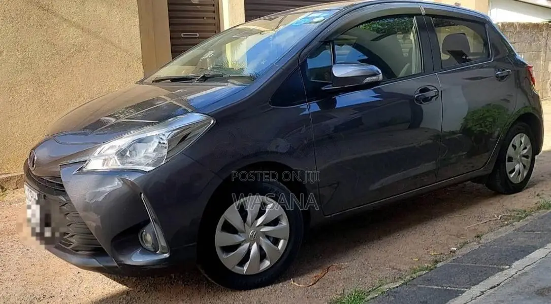 Toyota Vitz 2017 Car (Used)