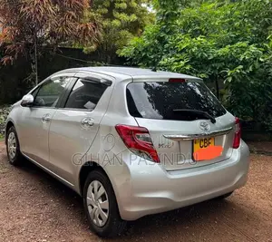 Toyota Vitz 2016 Car (Used)