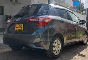 Toyota Vitz 2017 Car (Used)