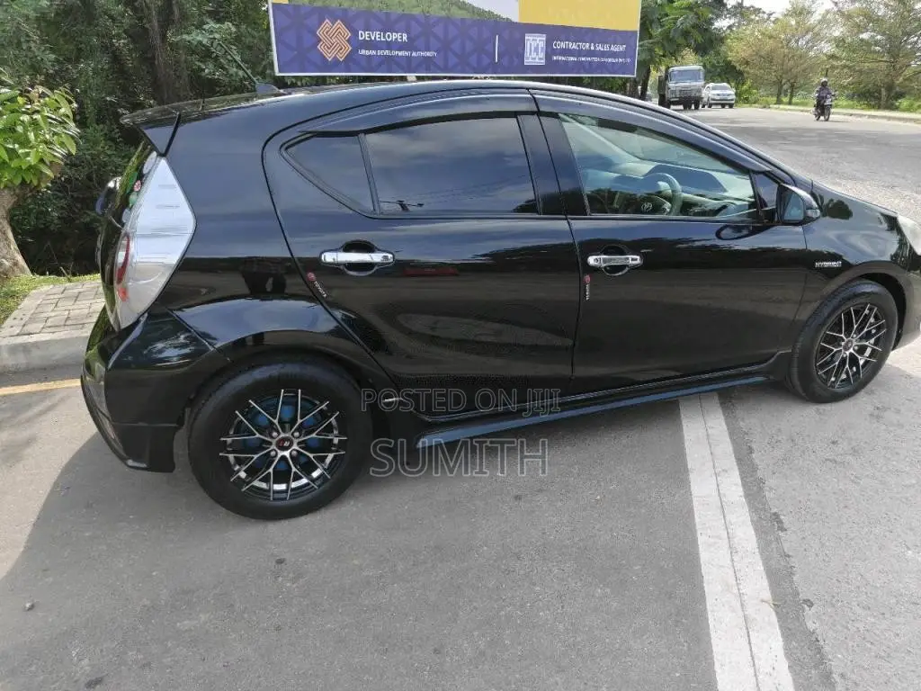 Toyota Aqua S Limited 2014 Car (Used)