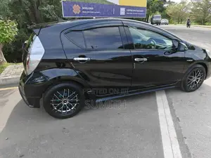 Toyota Aqua S Limited 2014 Car (Used)