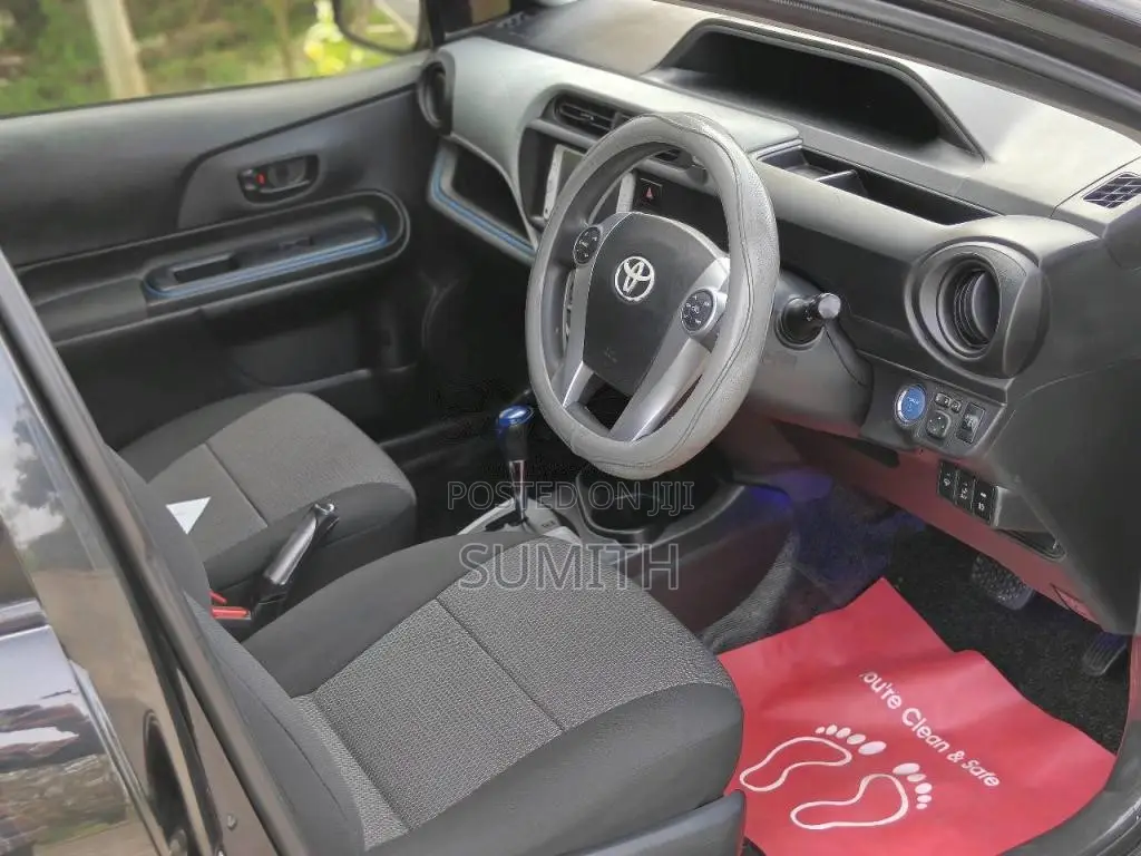 Toyota Aqua S Limited 2014 Car (Used)