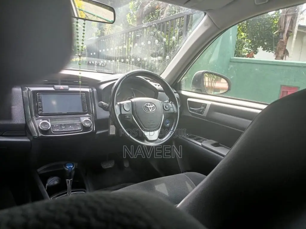 Toyota Axio 2015 Car (Used)