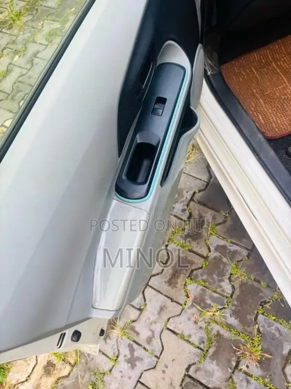 Toyota Aqua 2012 Car (Used)
