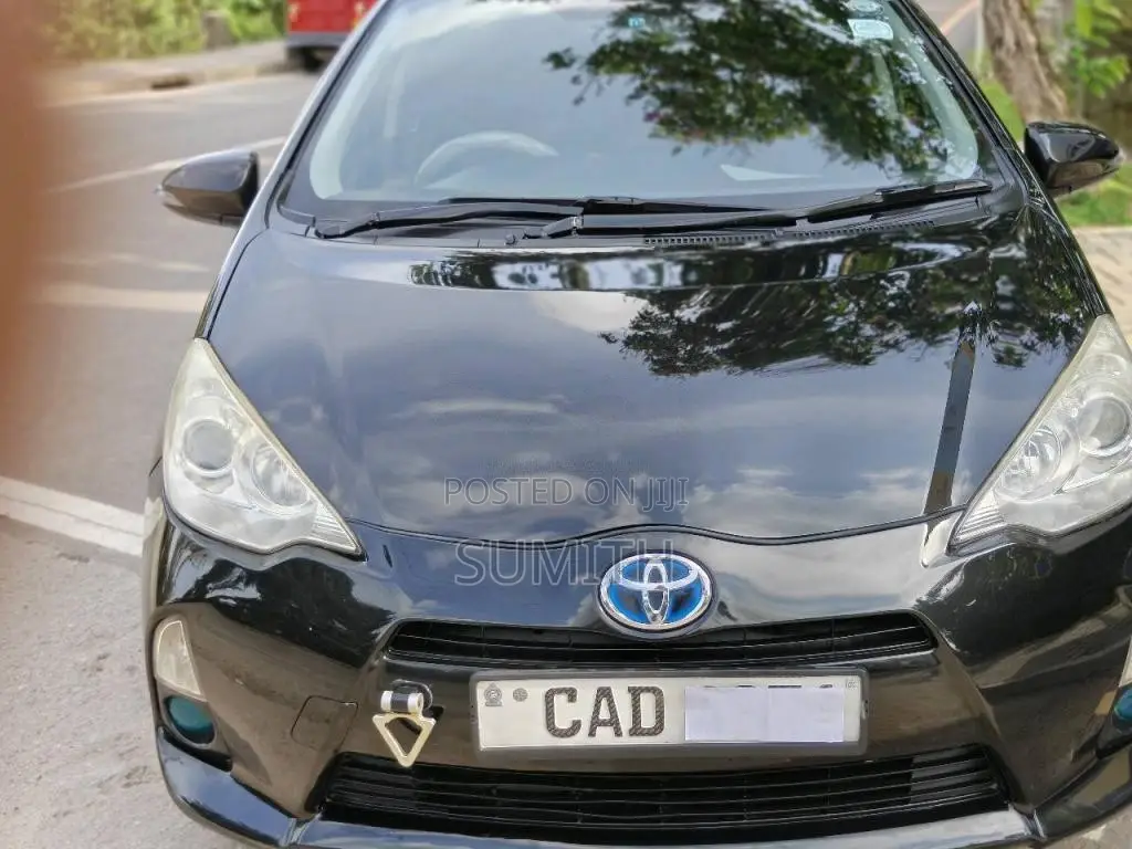 Toyota Aqua S Limited 2014 Car (Used)