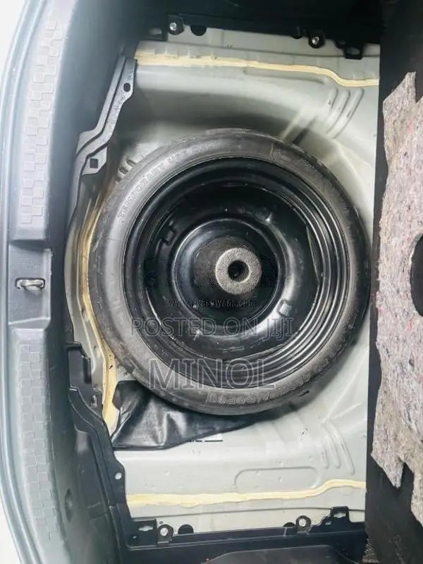 Toyota Aqua 2012 Car (Used)