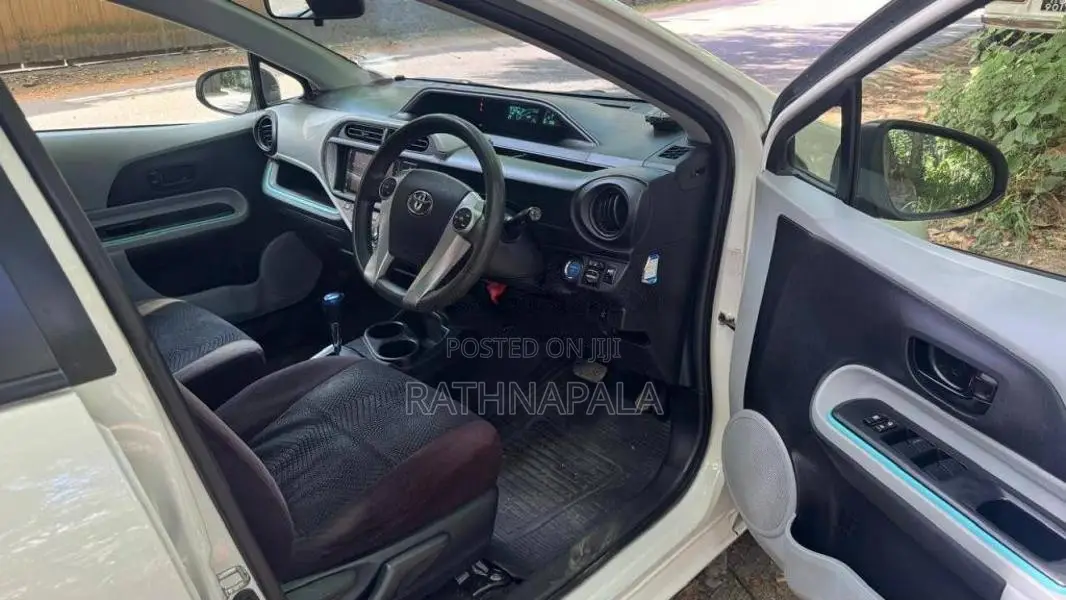 Toyota Aqua 2013 Car (Used)