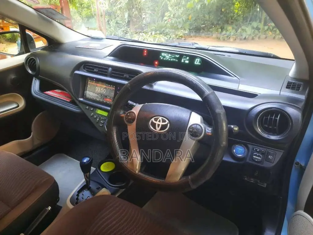 Toyota Aqua 2014 Car (Used)