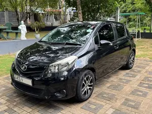 Toyota Vitz 2011 Car (Used)