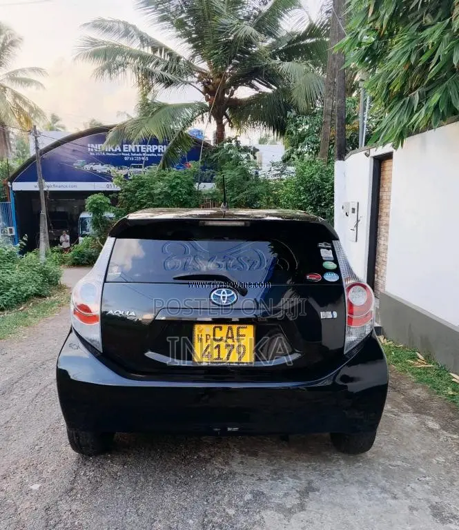 Toyota Aqua S 2013 Car (Used)