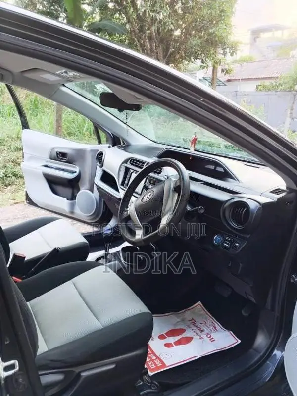 Toyota Aqua S 2013 Car (Used)
