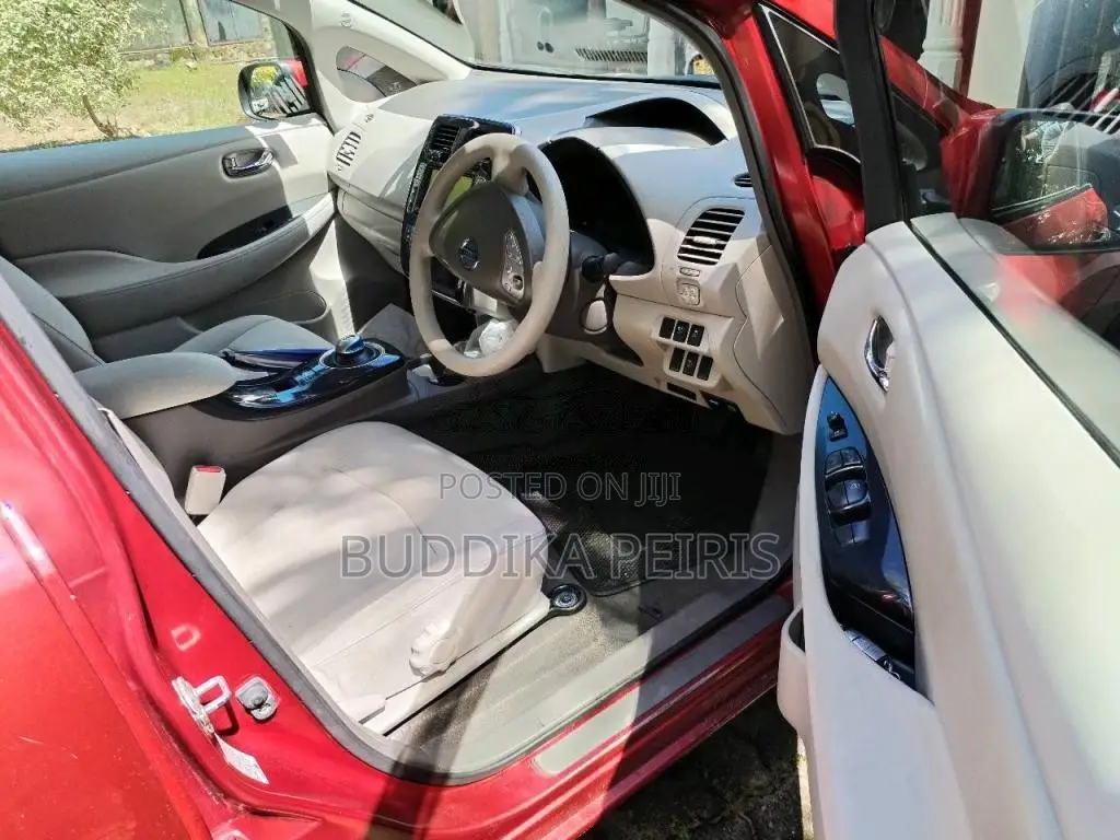 Nissan Leaf 2012 Car (Used)