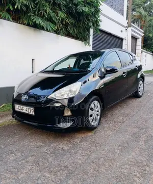 Toyota Aqua S 2013 Car (Used)