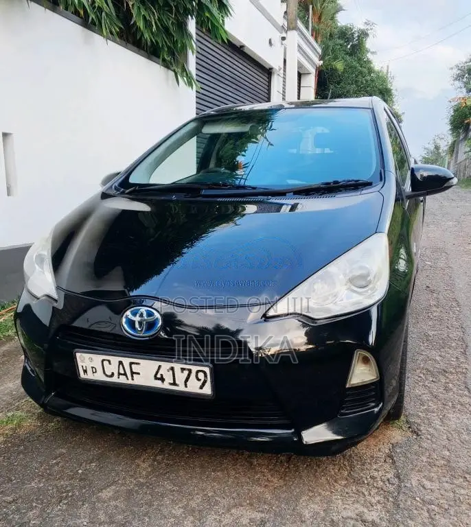 Toyota Aqua S 2013 Car (Used)