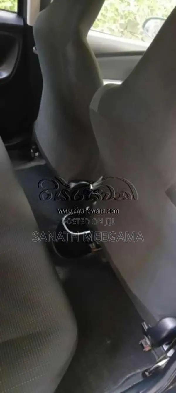 Toyota Vitz 2015 Car (Used)