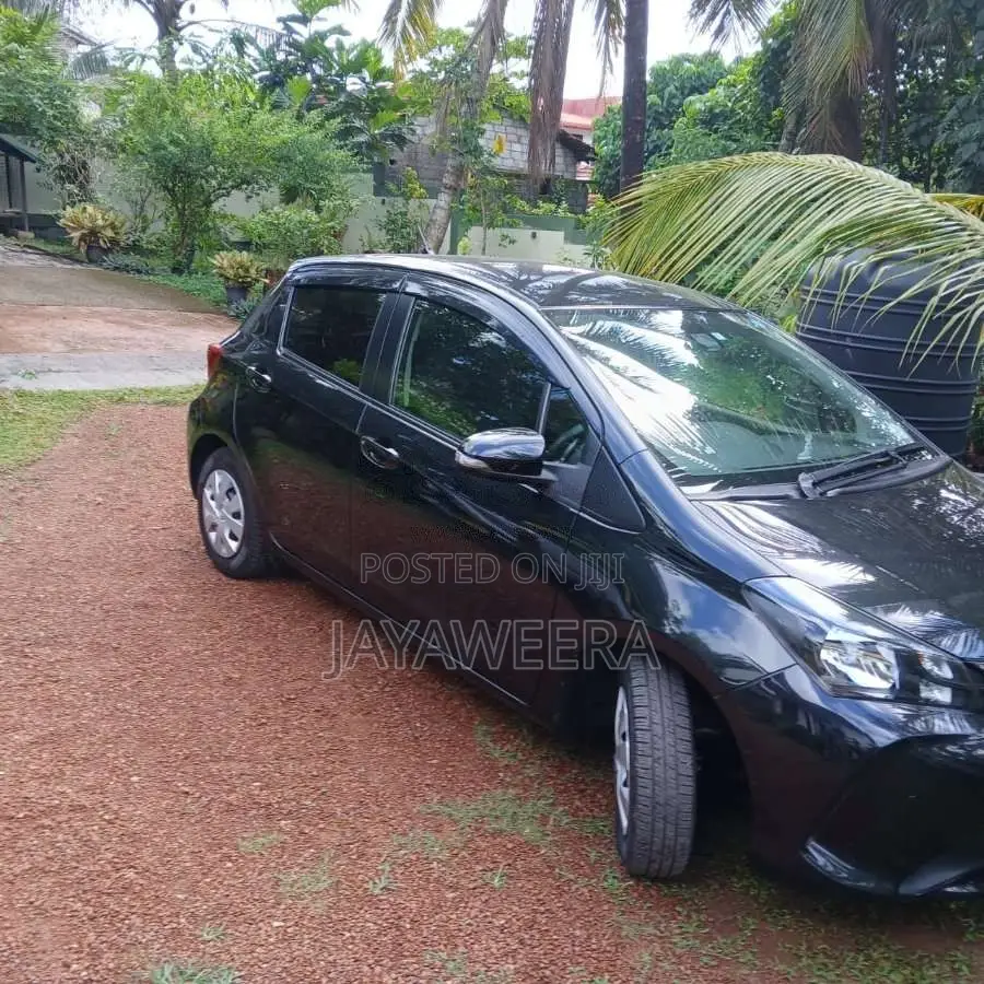 Toyota Vitz 2016 Car (Used)