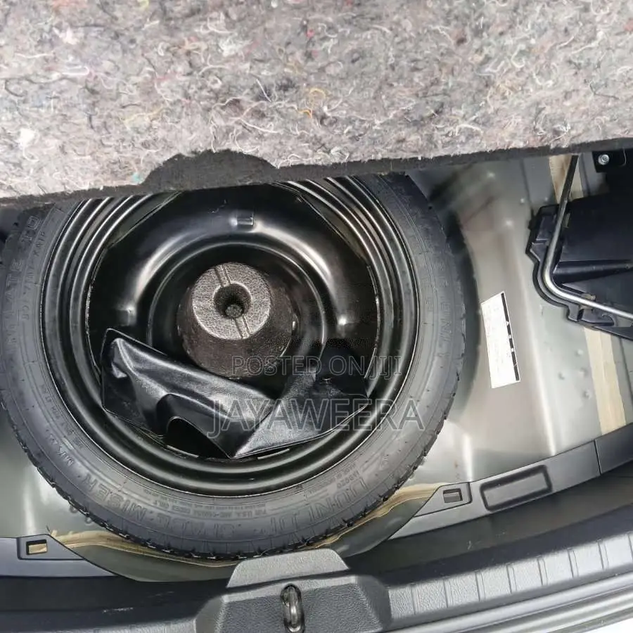 Toyota Vitz 2016 Car (Used)