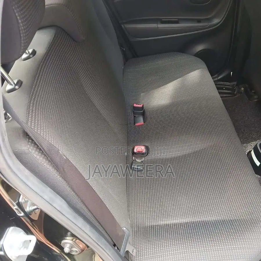 Toyota Vitz 2016 Car (Used)