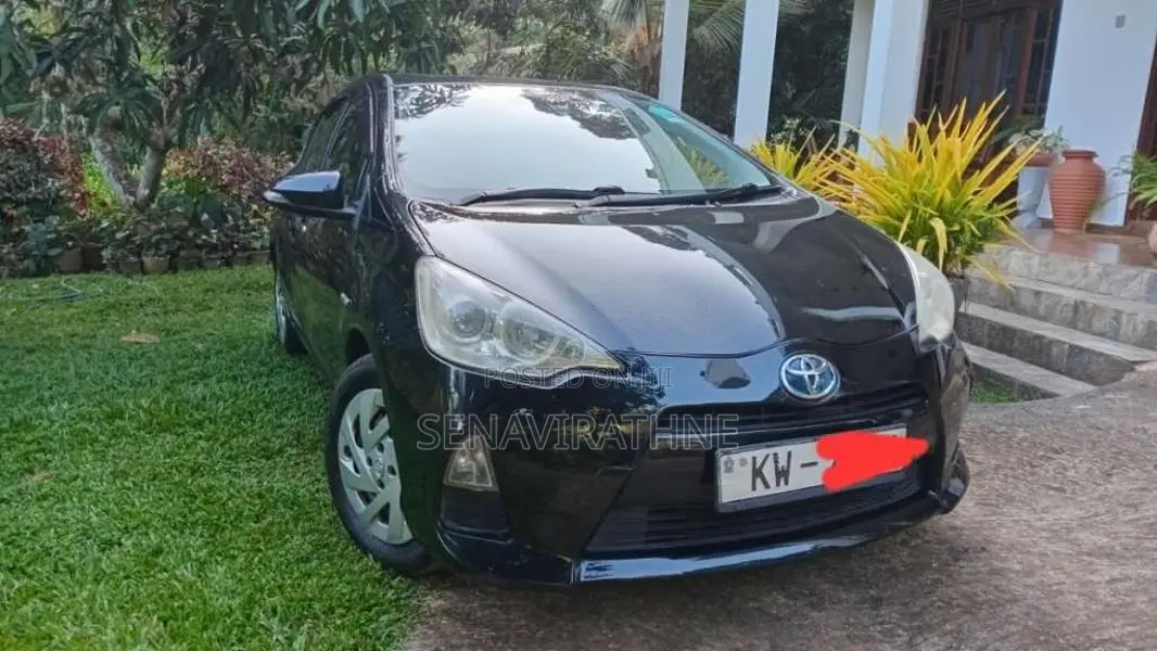 Toyota Aqua 2012 Car (Used)