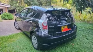 Toyota Aqua 2012 Car (Used)