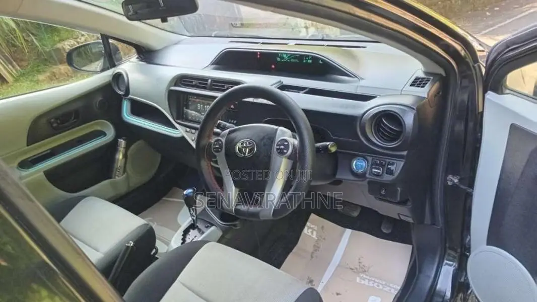 Toyota Aqua 2012 Car (Used)