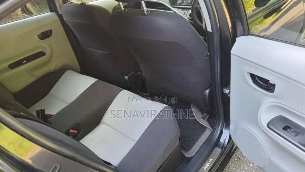 Toyota Aqua 2012 Car (Used)