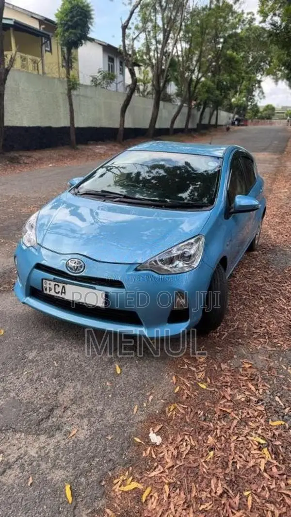 Toyota Aqua 2014 Car (Used)