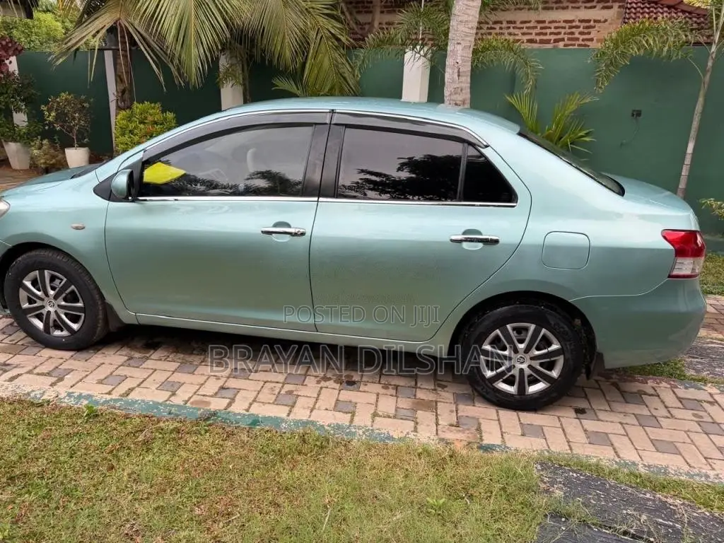 Toyota Belta 2007 Car (Used)