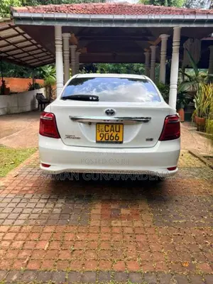 Toyota Axio 2016 Car (Used)