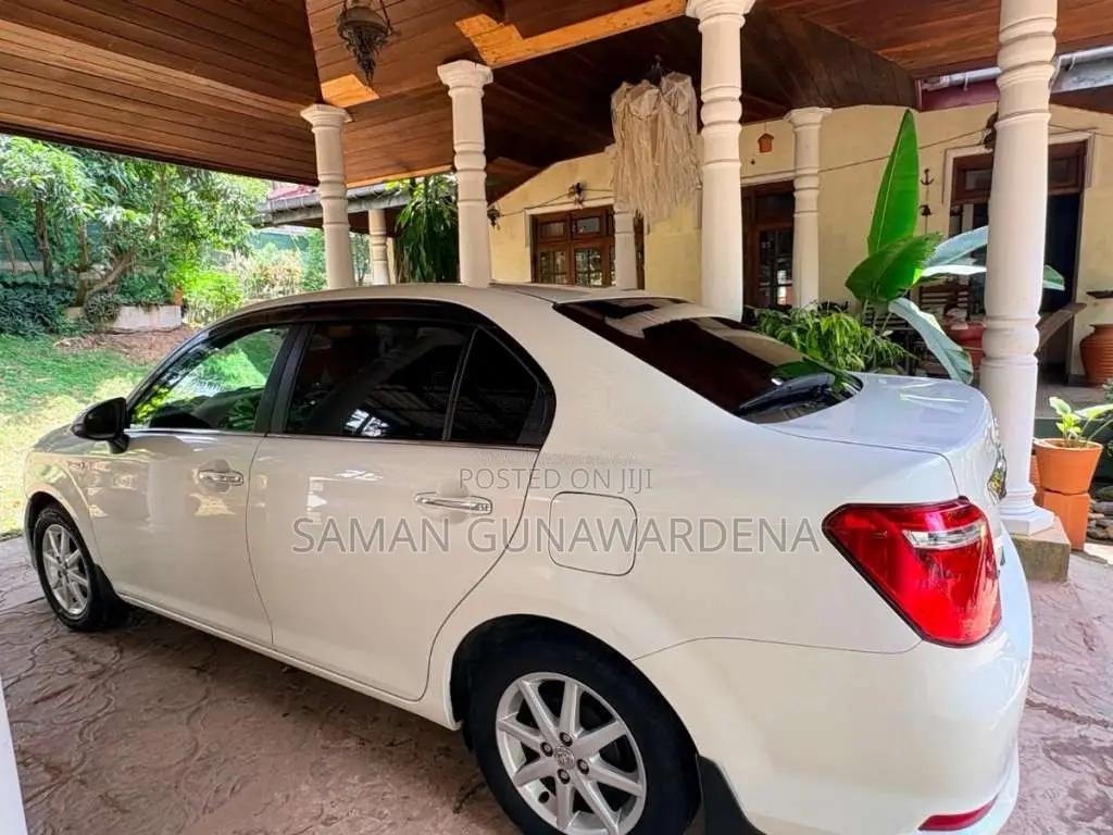 Toyota Axio 2016 Car (Used)
