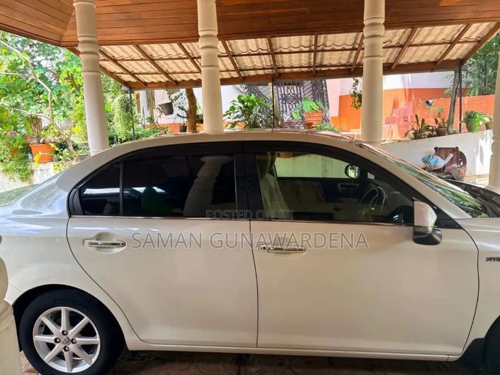 Toyota Axio 2016 Car (Used)