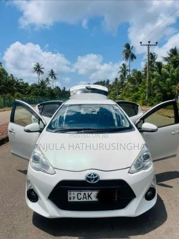 Toyota Aqua Urban Body 2015 Car (Used)