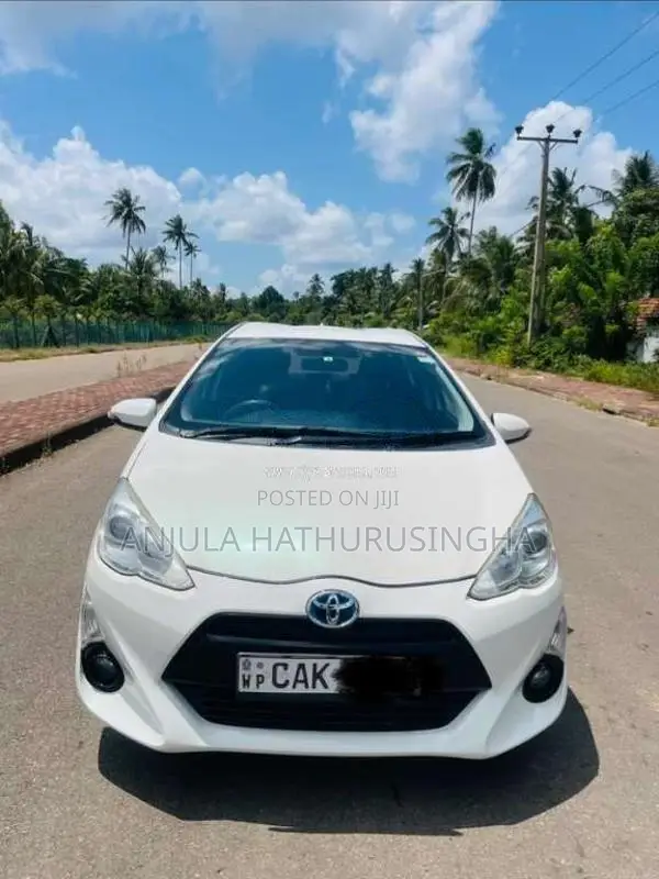 Toyota Aqua Urban Body 2015 Car (Used)