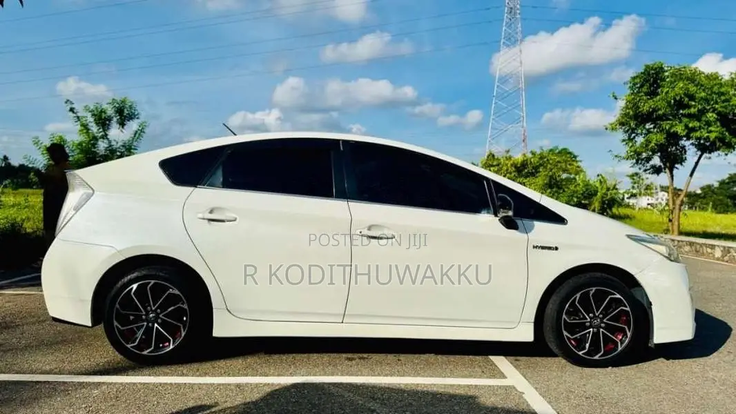 Toyota Prius 2011 Car (Used)