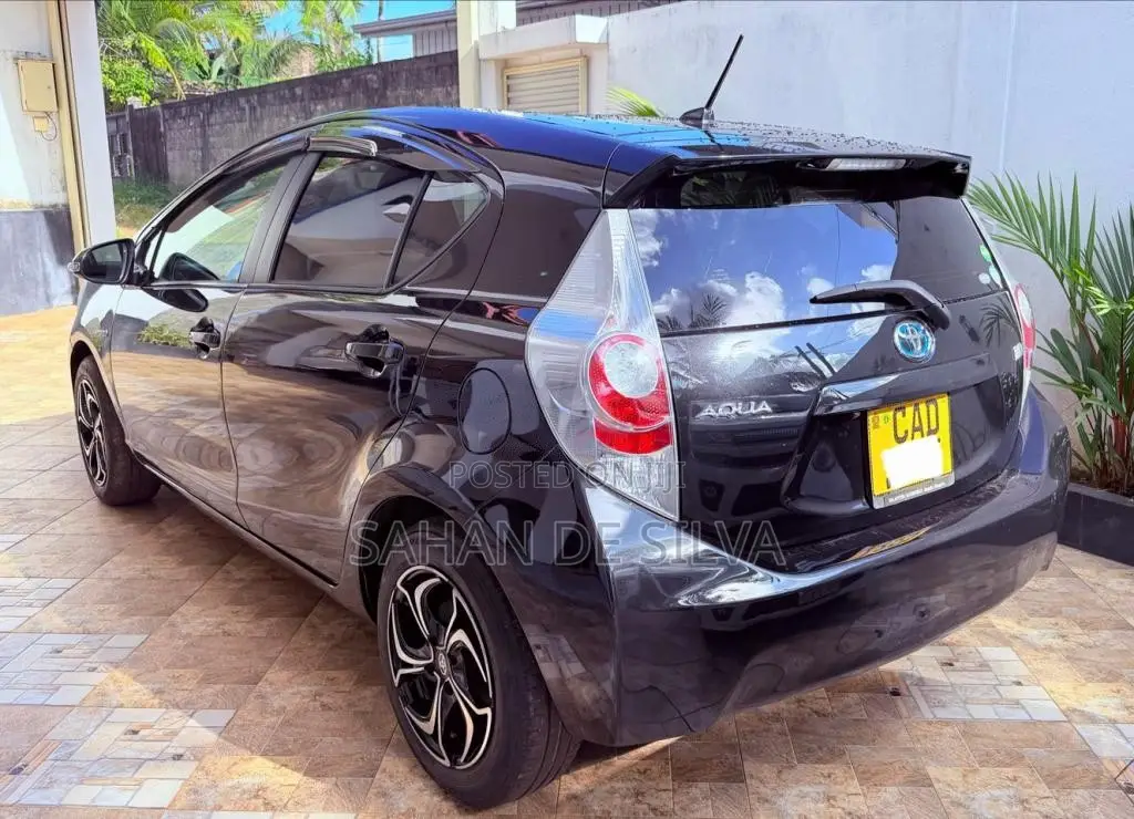 Toyota Aqua S Grade 2013 Car (Used)