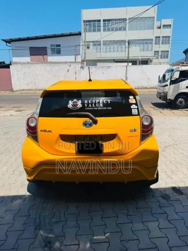 Toyota Aqua 2012 Car (Used)