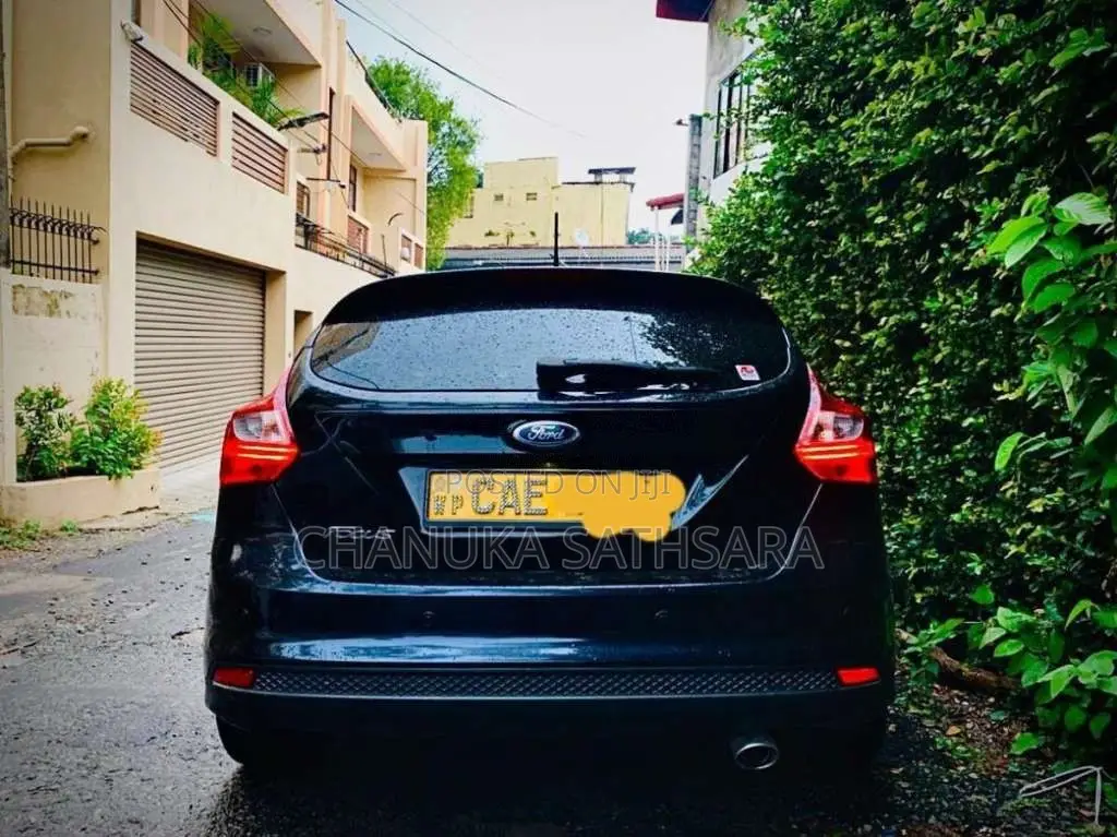 Ford Focus 2012 Car (Used)