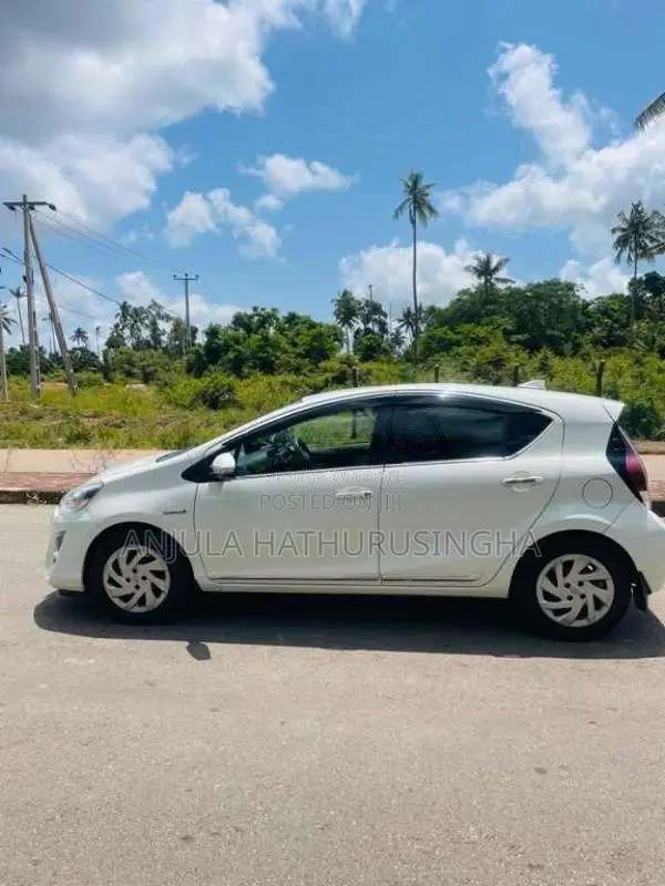 Toyota Aqua Urban Body 2015 Car (Used)